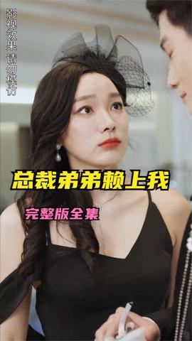 男子拖1吨许愿池硬币存钱